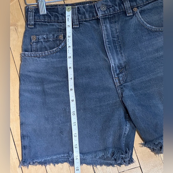 Distressed Levi’s 531 Jean Shorts Size 27 (?) - Picture 13 of 13